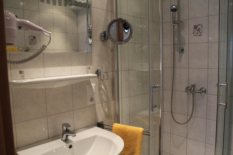 Bathroom 5, Hotel Brigitte, Breisgau-Hochschwarzwald