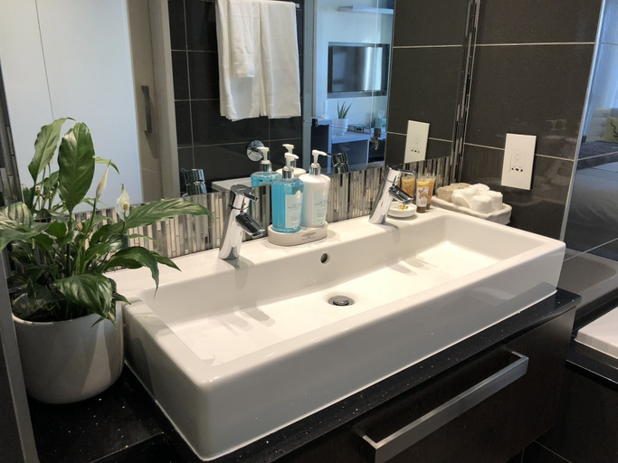 Bathroom 3, Sandton Skye Suite 604, City of Johannesburg