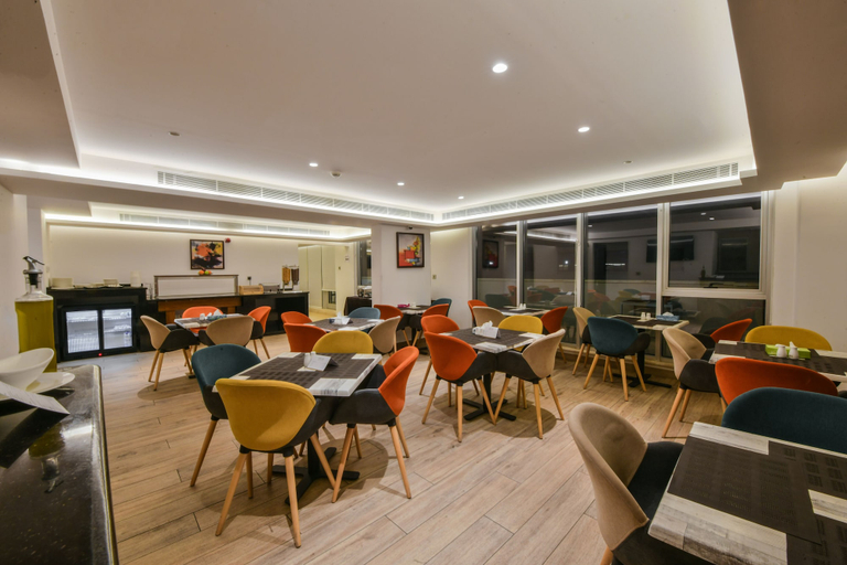 Food & Drinks 4, Downtown Hotel Apartments, Wadi Essier