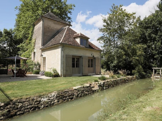 Exterior & Views 2, Le Pigeonnier Colbert, Yonne