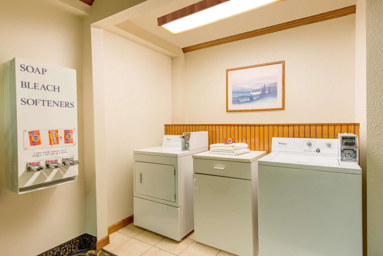 Others 5, Super 8 by Wyndham Youngstown/Austintown, Mahoning