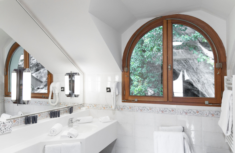 Bathroom 5, Palace de Menthon, Haute-Savoie