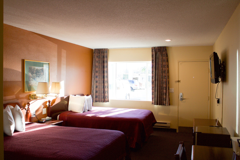 Bedroom 2, Knights Inn Salem, OR, Marion