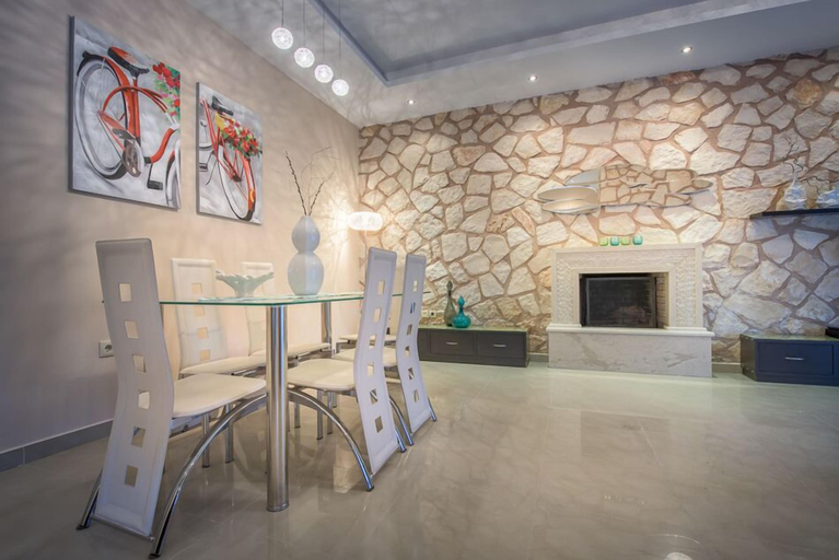 Others 4, Limneon Villas, Ionian Islands