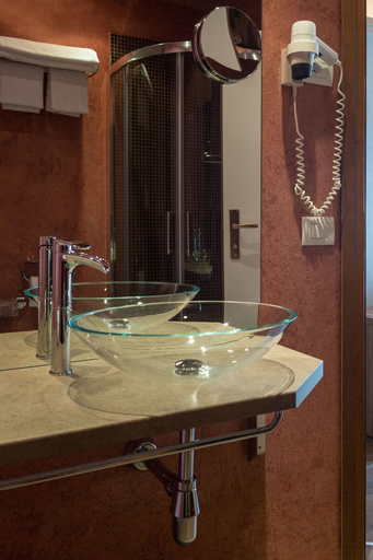 Bathroom 5, Hotel Belvedere, Ravenna