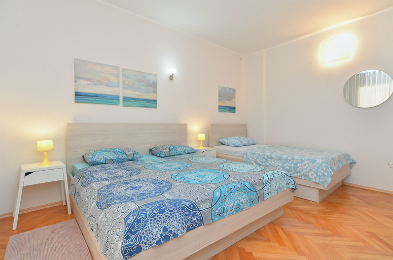 Bedroom 2, Apartment 38, Fažana
