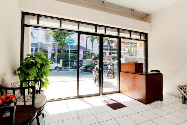 Exterior & Views 12