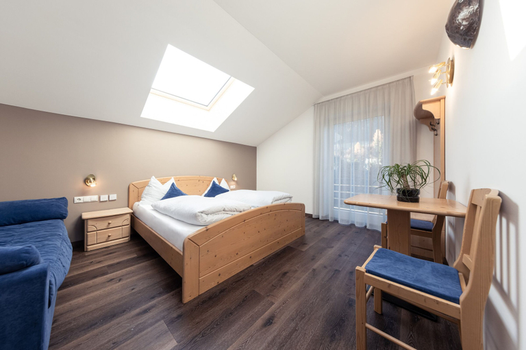 Bedroom 4, Hotel Berghang, Bolzano