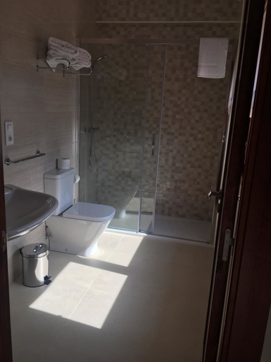 Bathroom 4, Hostal Vendaval, A Coruña
