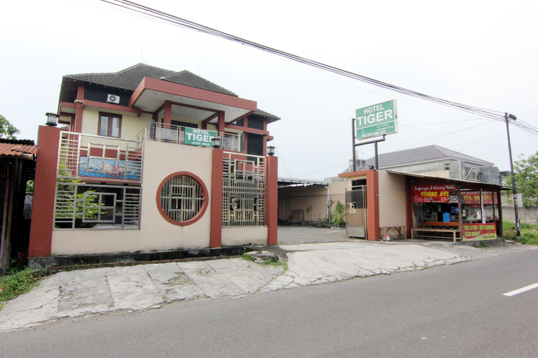 Exterior & Views 2, Hotel Tiger Yogyakarta, Sleman