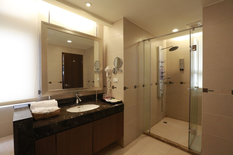 Bathroom 3, Jingan Classical Inn, New Taipei City
