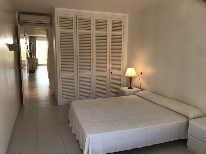 Bedroom 2, Apartamento Catalunya E-2, Girona