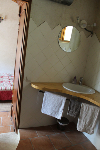 Bathroom 5, Mas Les Echelettes, Drôme
