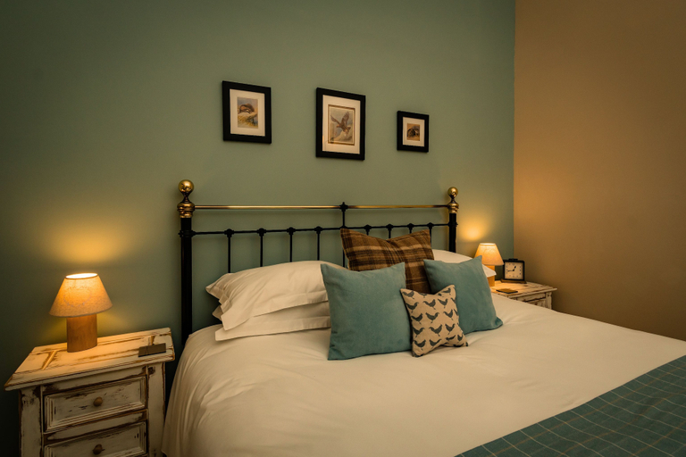 Bedroom 2, Faebuie Cottages, Highland
