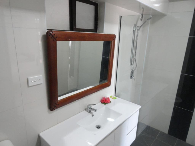 Bathroom 3, Wailoaloa Seascape Hotel, Ba