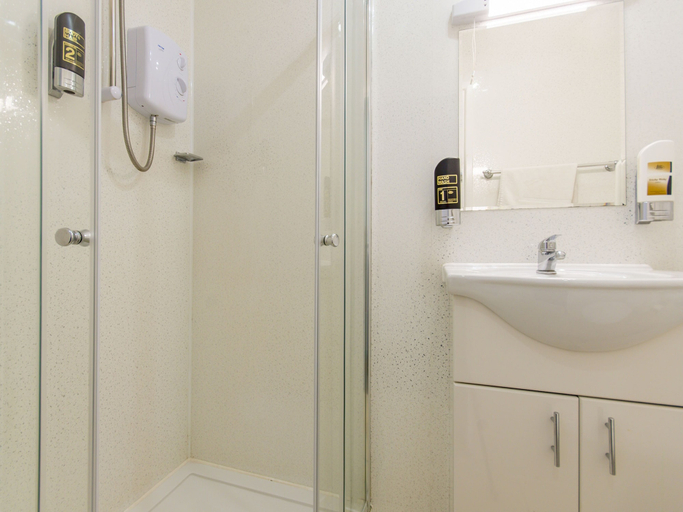 Bathroom 3, The Cotswold, Nottingham