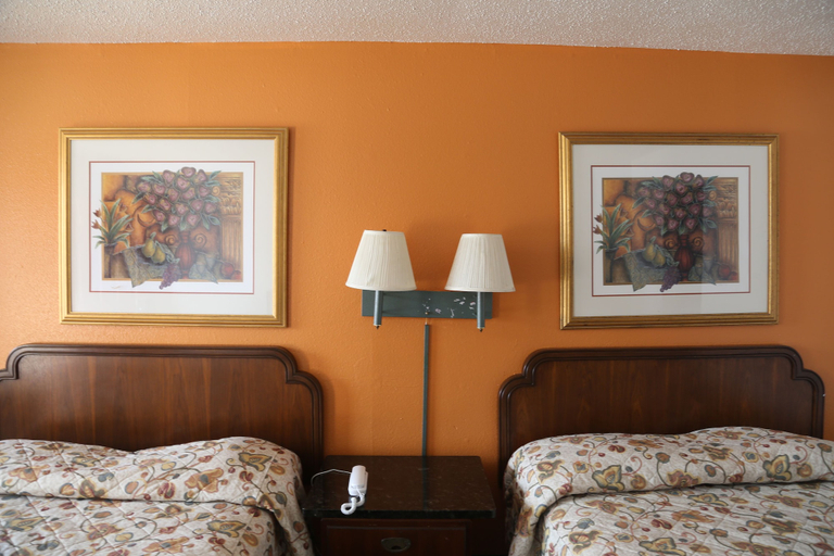 Bedroom 4, Sherman Inn, Grayson