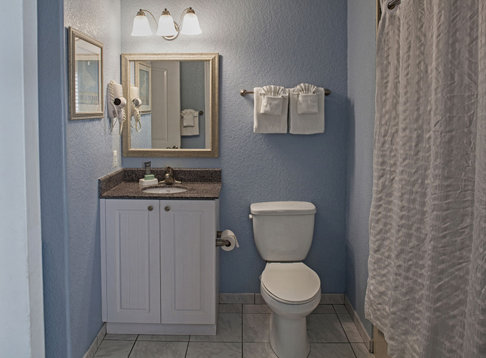 Bathroom 4, Royal Floridian Resort, Volusia