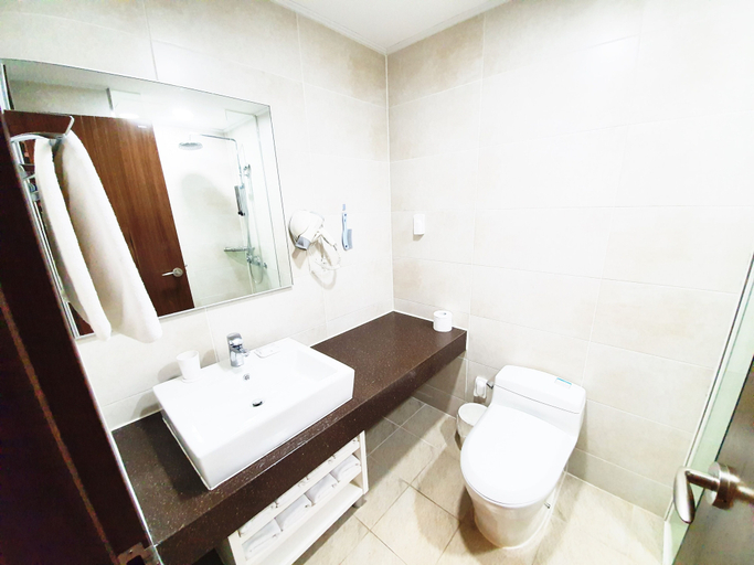 Bathroom 4, Jeju Ocean Blue Hotel, Seogwipo