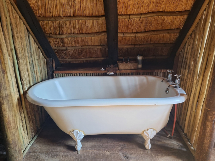 Bathroom 4, Dawsons Game and Trout Lodge, Gert Sibande