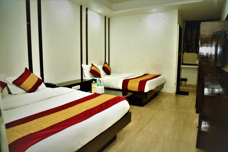 Bedroom 3, Hotel Suzi International, Delhi