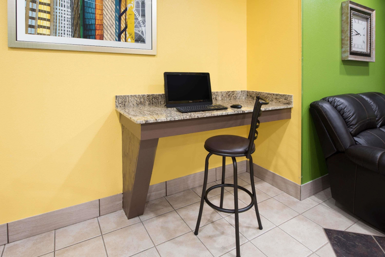 Others 5, Microtel Inn & Suites by Wyndham Rogers, Benton