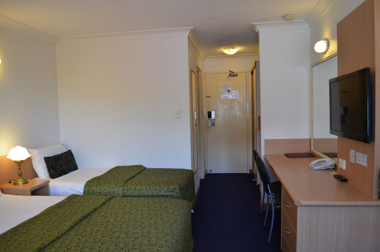 Bedroom 3, Airport Motel, Hamilton