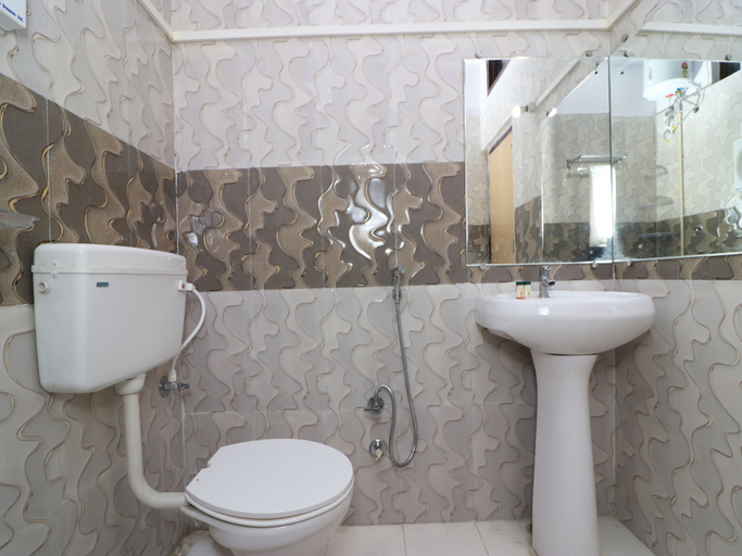 Bedroom 4, OYO 24823 Amrit Guest House, Allahabad