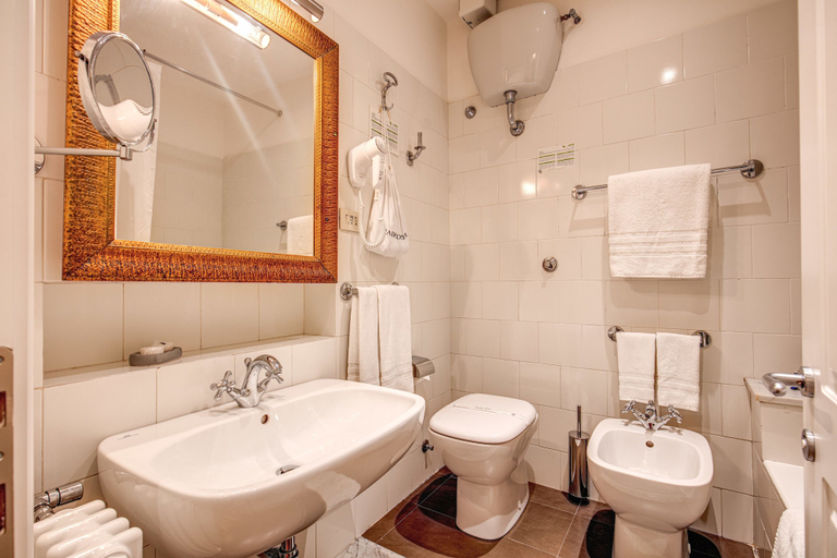 Bathroom 4, Hotel Cortina, Rome