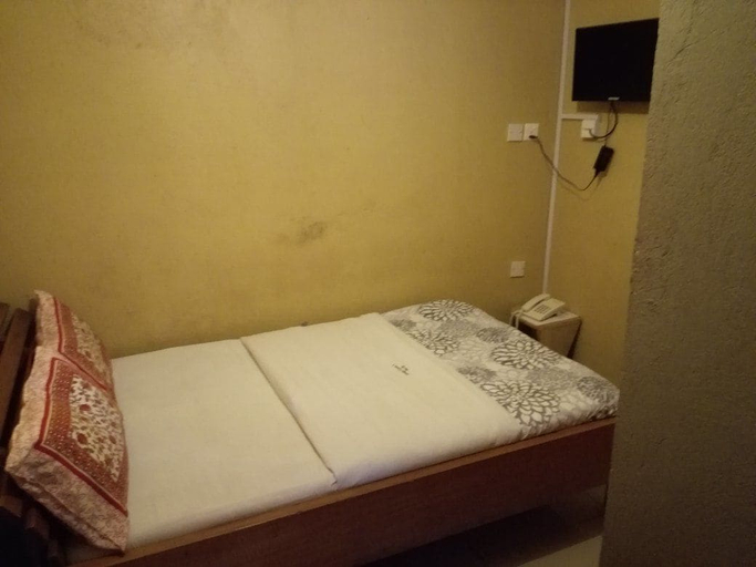 Bedroom 2, Lovisa Country Hotel, Jinja