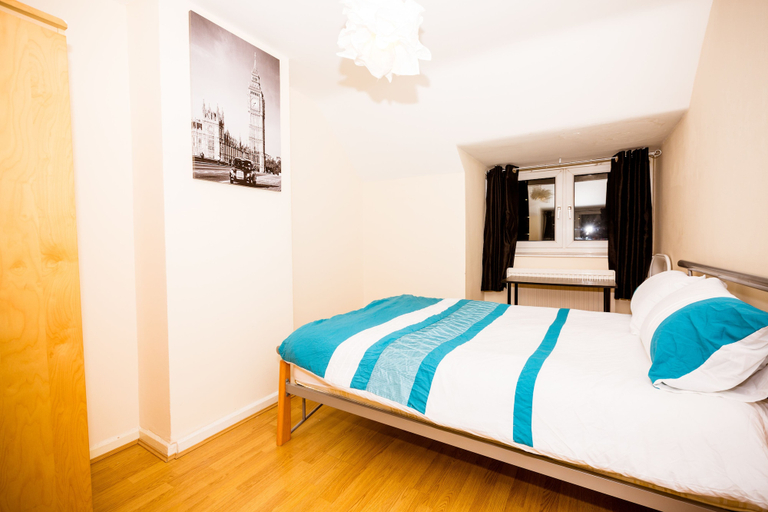 Bedroom 2, Colebert Avenue Apartment, London