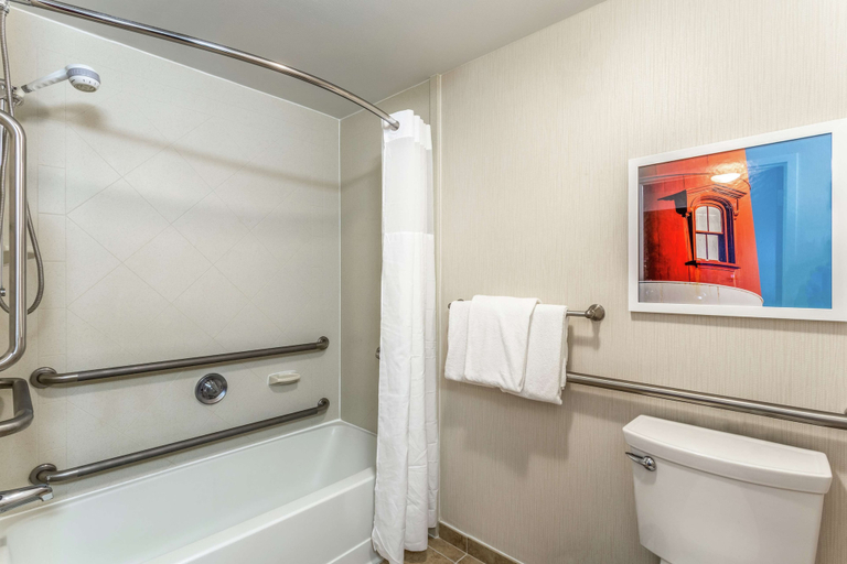 Bathroom 4, Hampton Inn Boston/Peabody, Essex