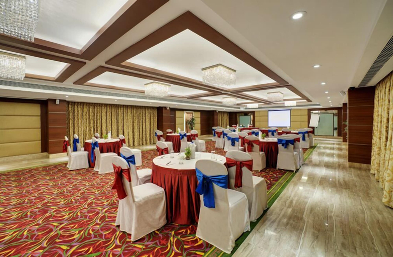 Food & Drinks 5, Ramada by Wyndham Ahmedabad, Ahmadabad