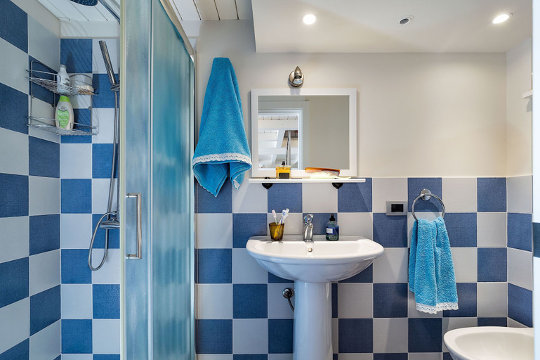 Bathroom 5, Donnalucata Suite, Ragusa
