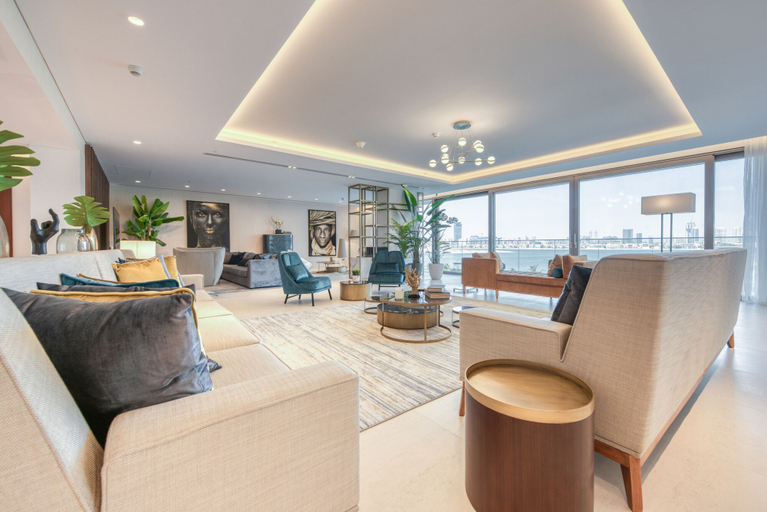 Living area 3, Ultra Luxurious 4 Bed Apartment, Dubai
