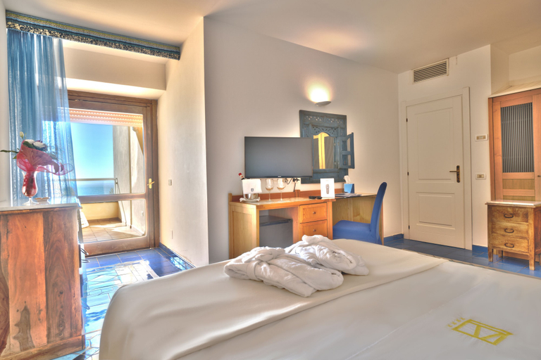 Bedroom 3, Grand Hotel San Pietro, Salerno