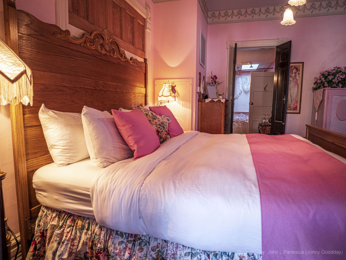 Bedroom 2, Cliff Cottage Inn - Downtown Bed & Breakfast, Carroll