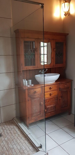 Bathroom 5, Royston Hall Guesthouse, Ugu