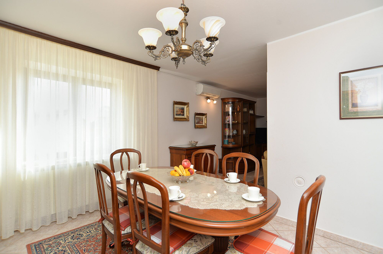 Others 5, Apartment 38, Fažana