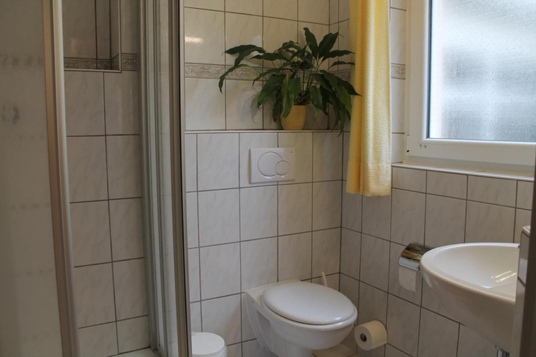 Bathroom 5, Hotel Brigitte, Breisgau-Hochschwarzwald