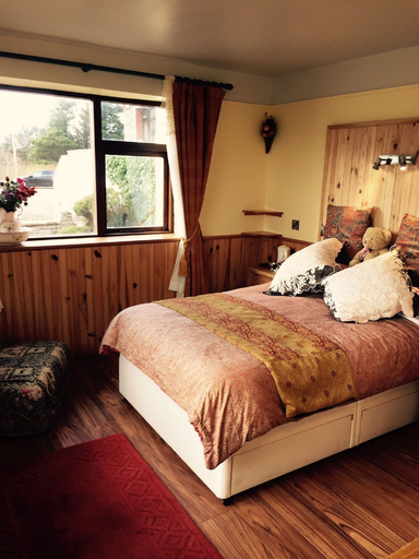 Bedroom 2, Kylemore Pass Hotel