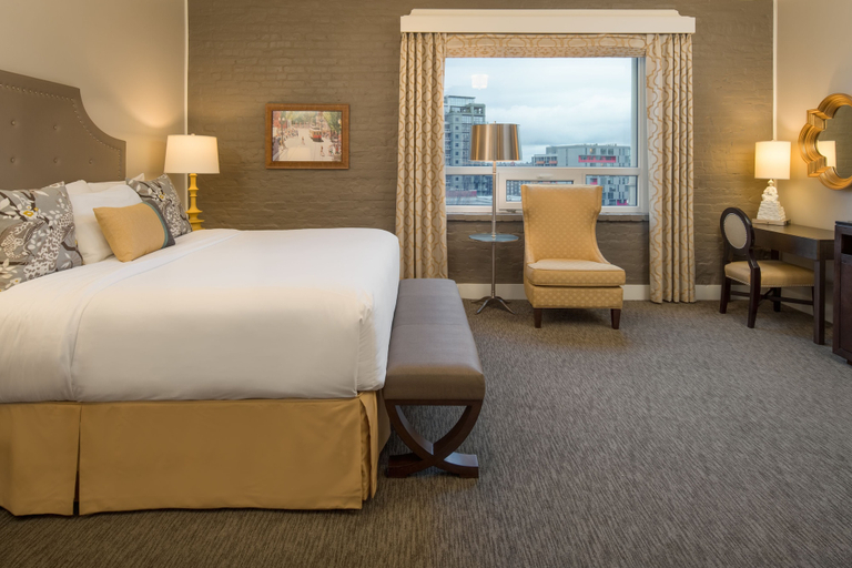 Bedroom 3, Mark Spencer Hotel, Multnomah