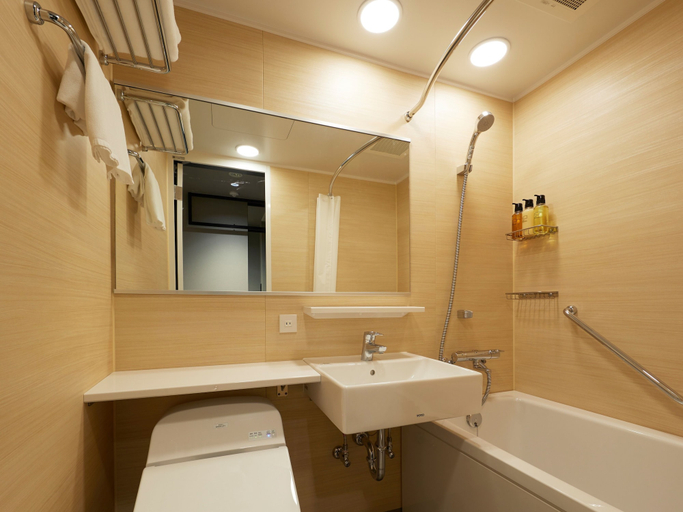 Bathroom 4, hotel androoms Shin-Osaka, Osaka
