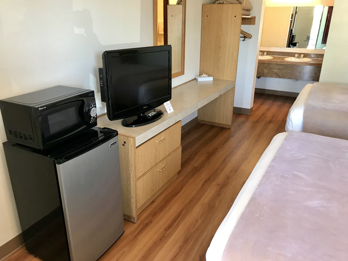 Bedroom 2, Sea-Tac Airport Value Inn, King