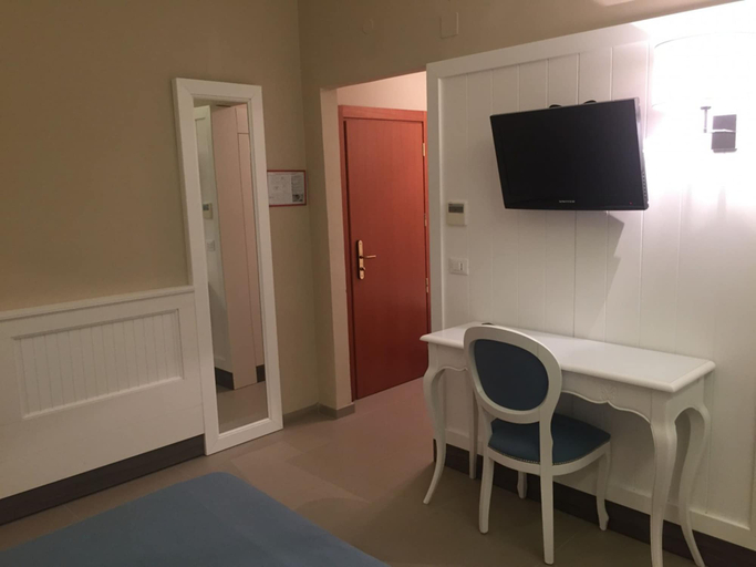 Bedroom 3, Grand Hotel Montesilvano, Pescara