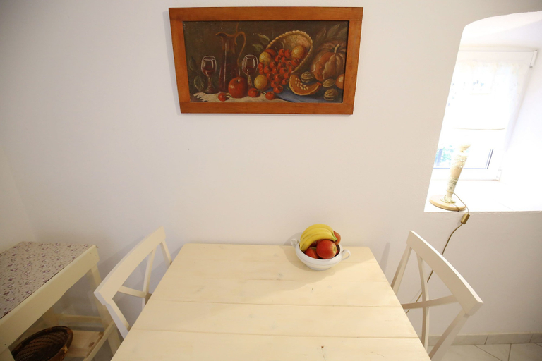 Others 5, Stone House Apartment, Preko