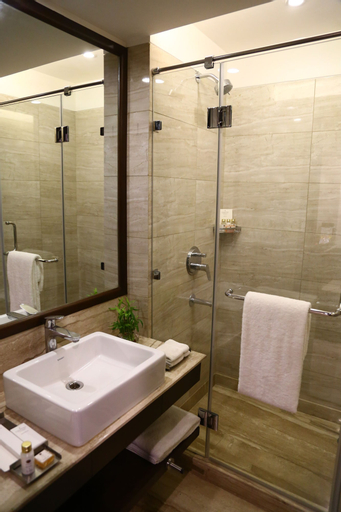 Bedroom 5, Country Inn & Suites by Radisson, Bhiwadi, Alwar