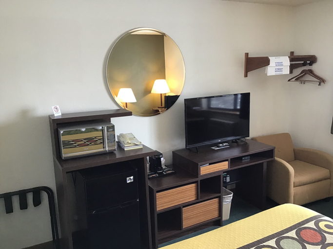 Others 5, Super 8 by Wyndham Livingston Yellowstone, Park