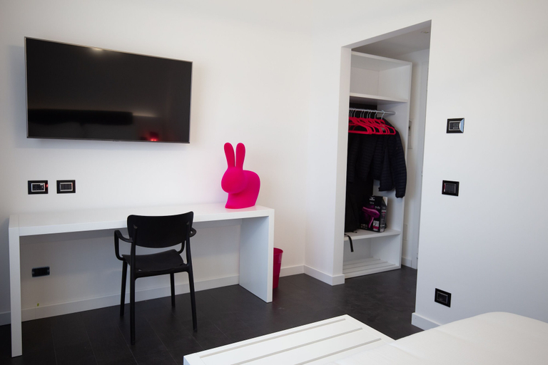 Bedroom 3, My Suite Hotel, L'Aquila