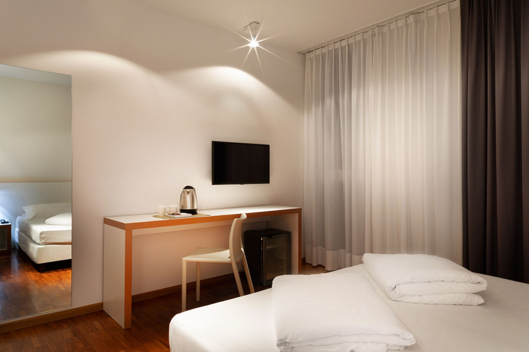 Bedroom 4, Astoria Resort, Trento